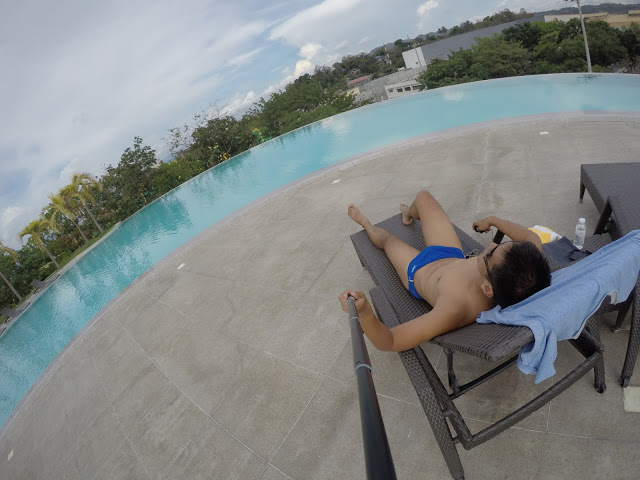 limketkai luxe hotel swimming pool 
