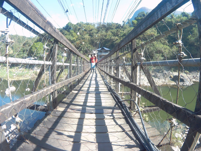 hanging bridge in montalban rizal