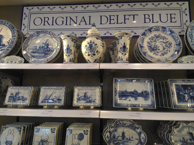 delft blue pottery amsterdam